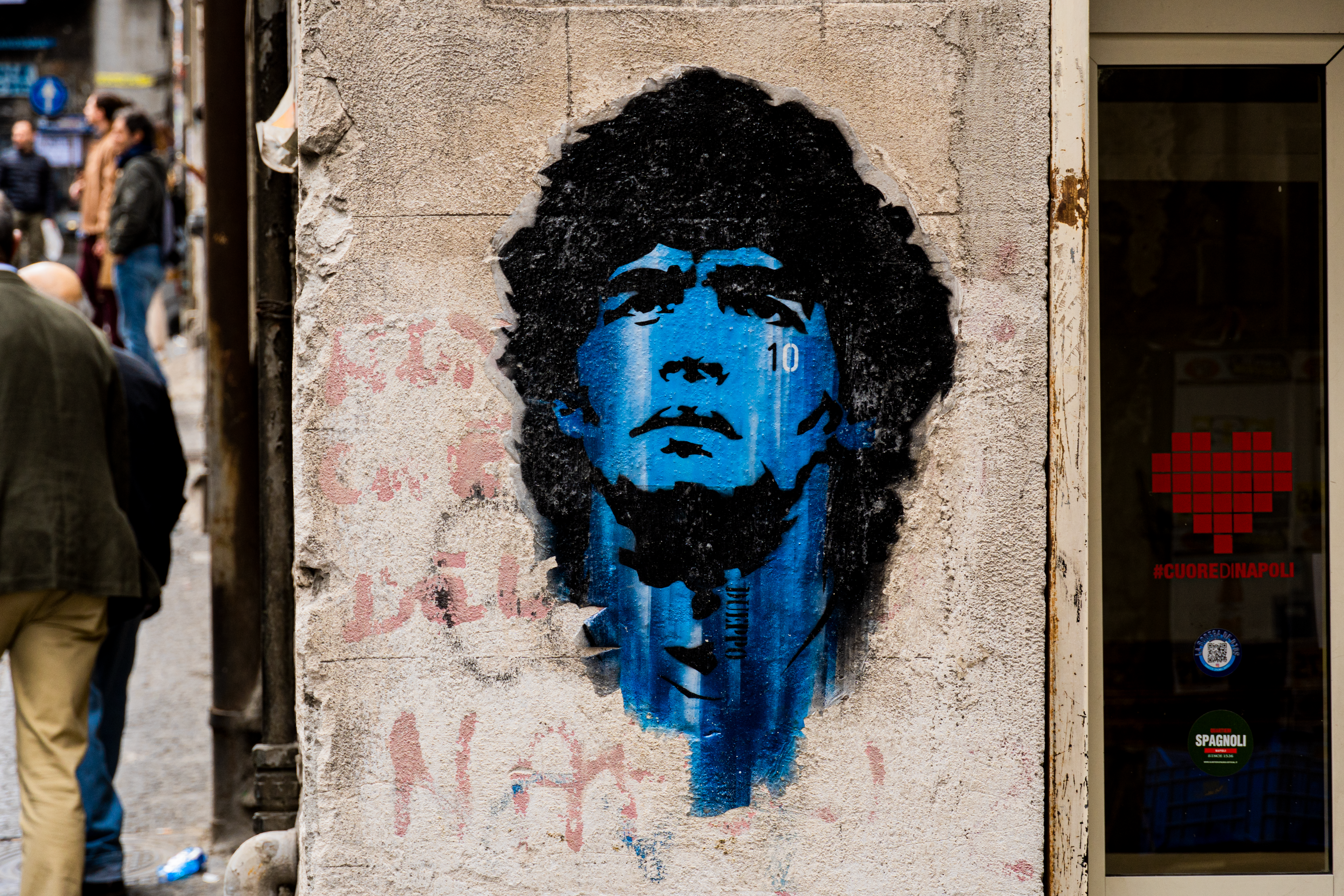 maradona murales quartieri spagnoli