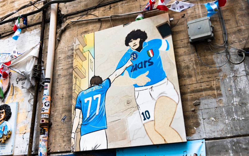 Kvaratskhelia e Maradona, passato e presente